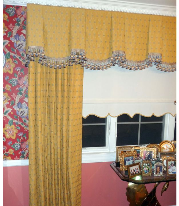 Regal Valance