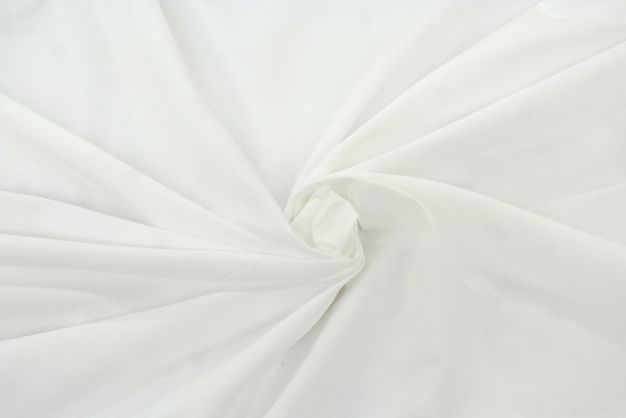 Broadcloth Optic White 45" Easy Care Water Resistant