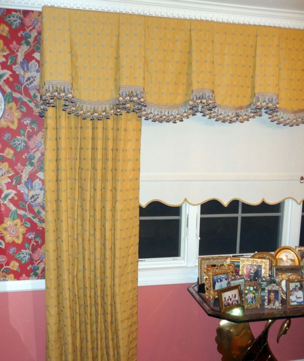 Regal Valance
