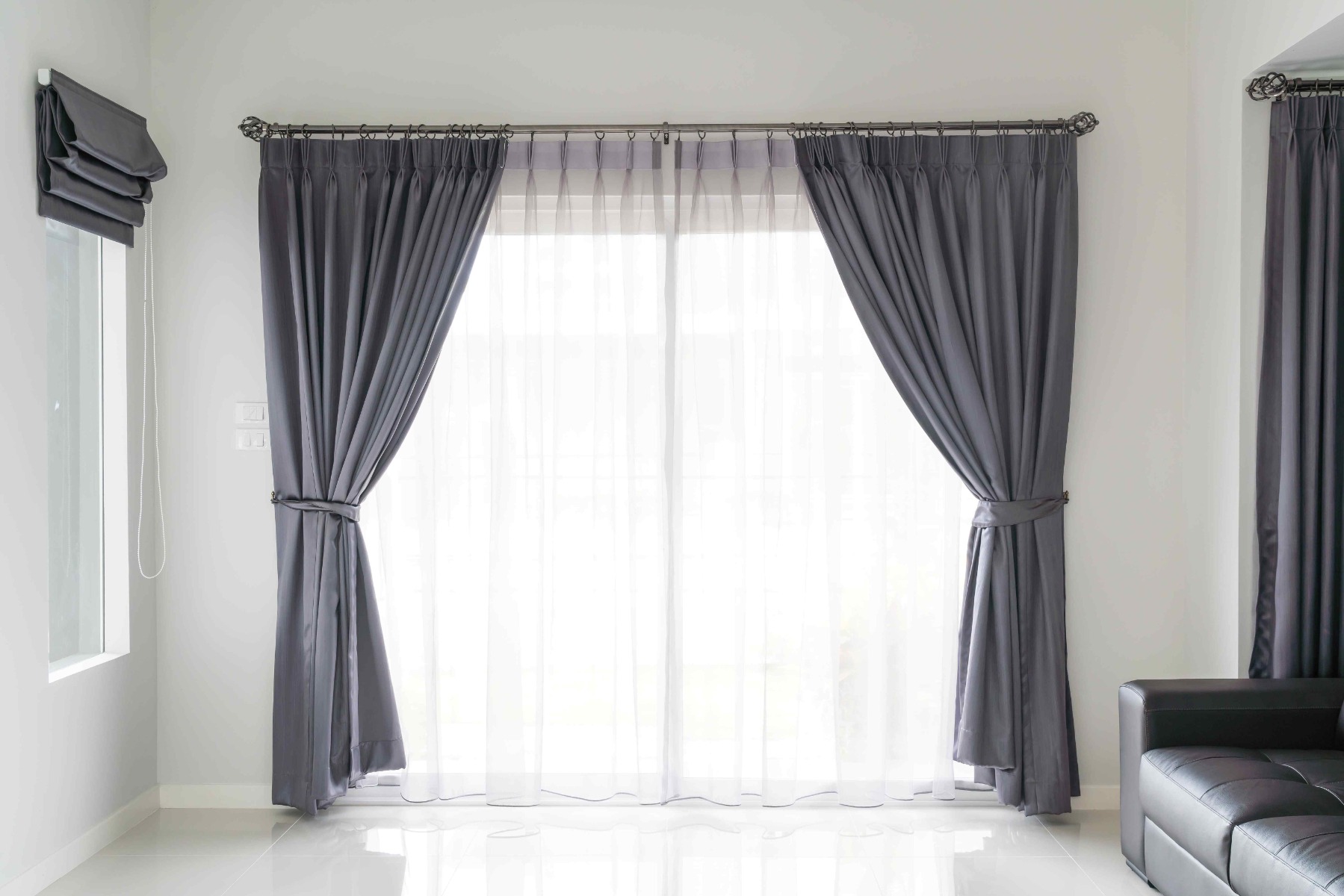 Euro/Hand drapes3
