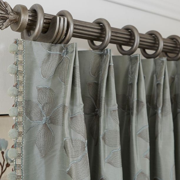 Euro/Hand drapes2