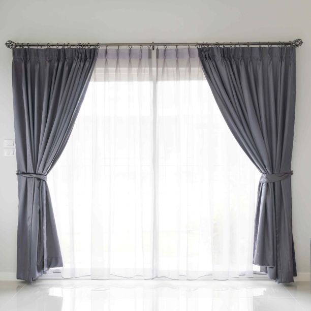Euro/Hand drapes3
