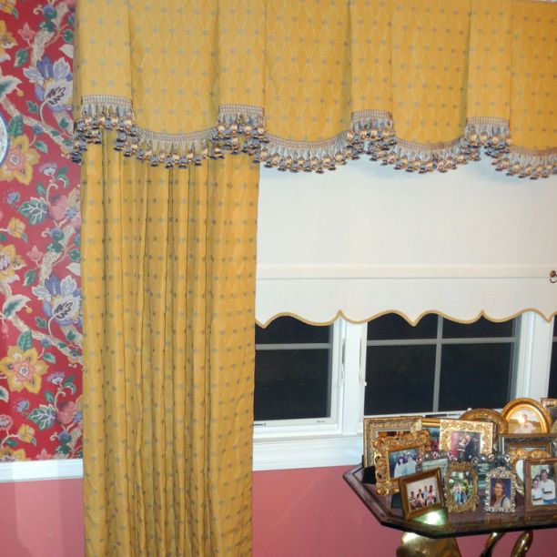 Regal Valance