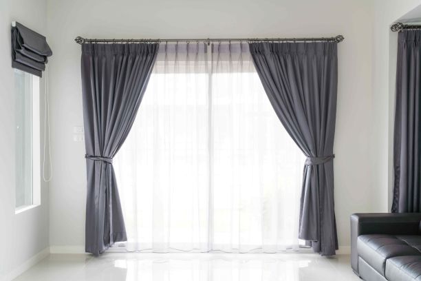 Euro/Hand drapes3
